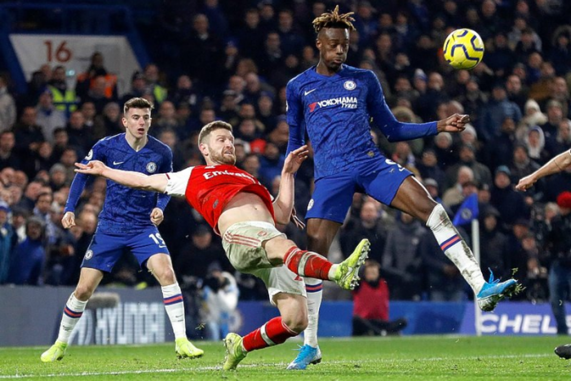  Misfiring Chelsea held to 2-2  draw by 10-man Arsenal