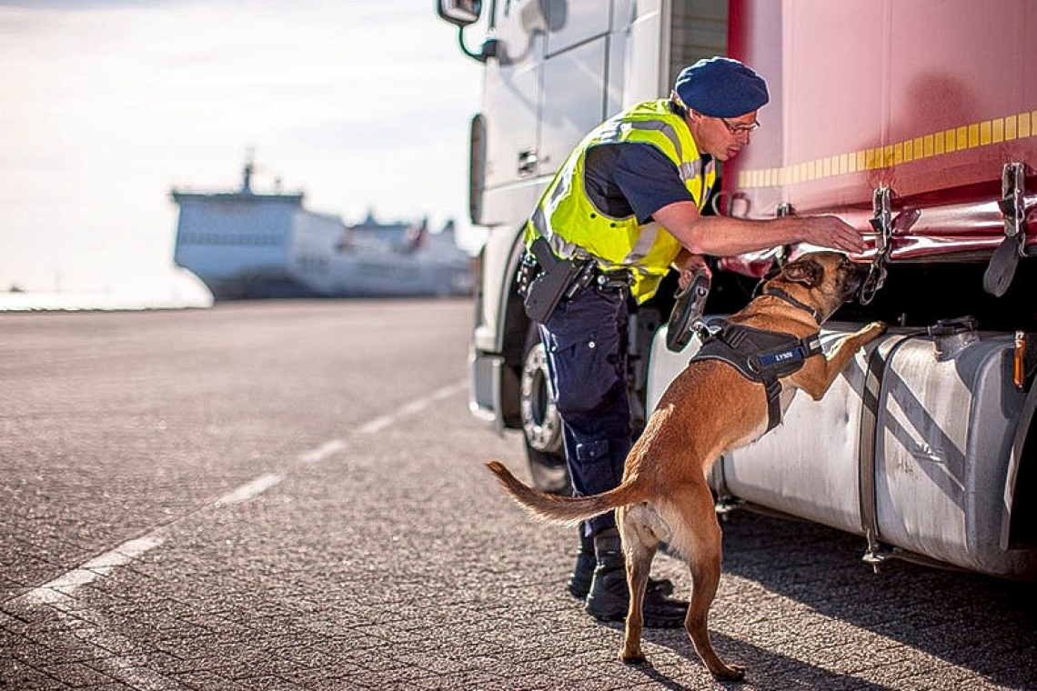     Nineteen migrants found in truck heading for England