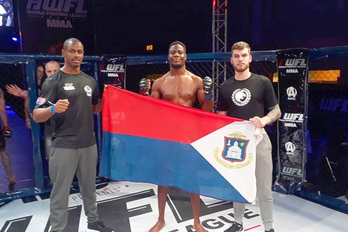 St. Maarten’s Lewis wins MMA fight by first round K.O.