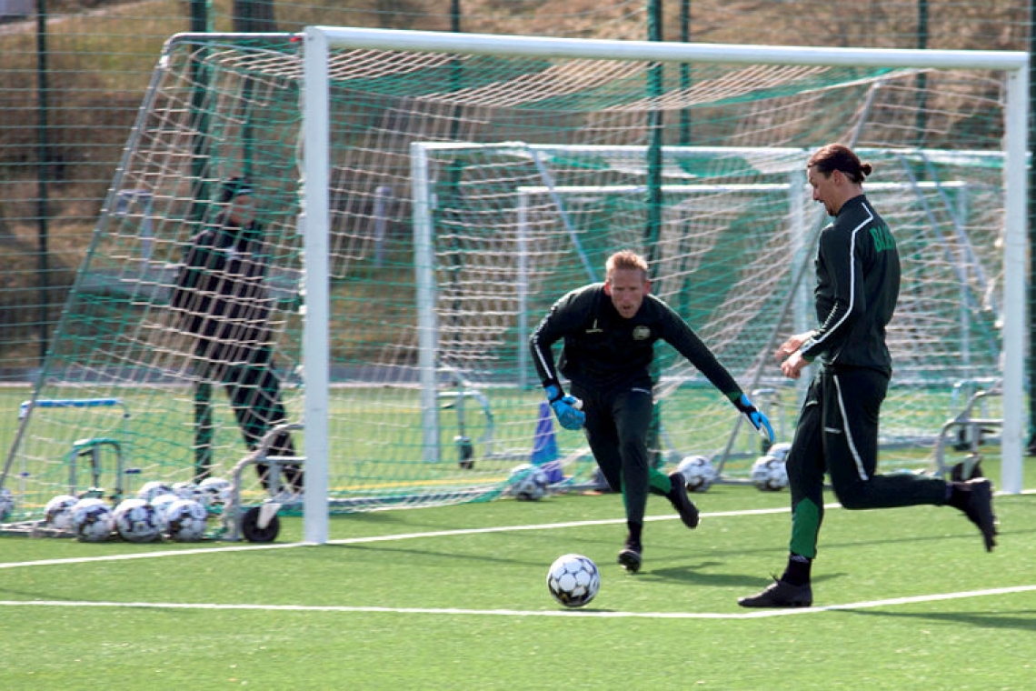 'Zlatan fever' hits Hammarby as striker trains with club again