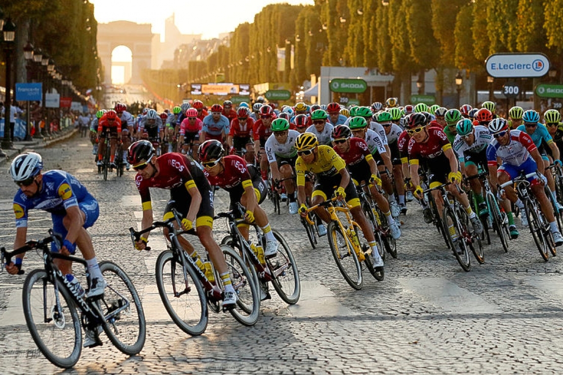  Tour de France may have  to limit spectators at start 