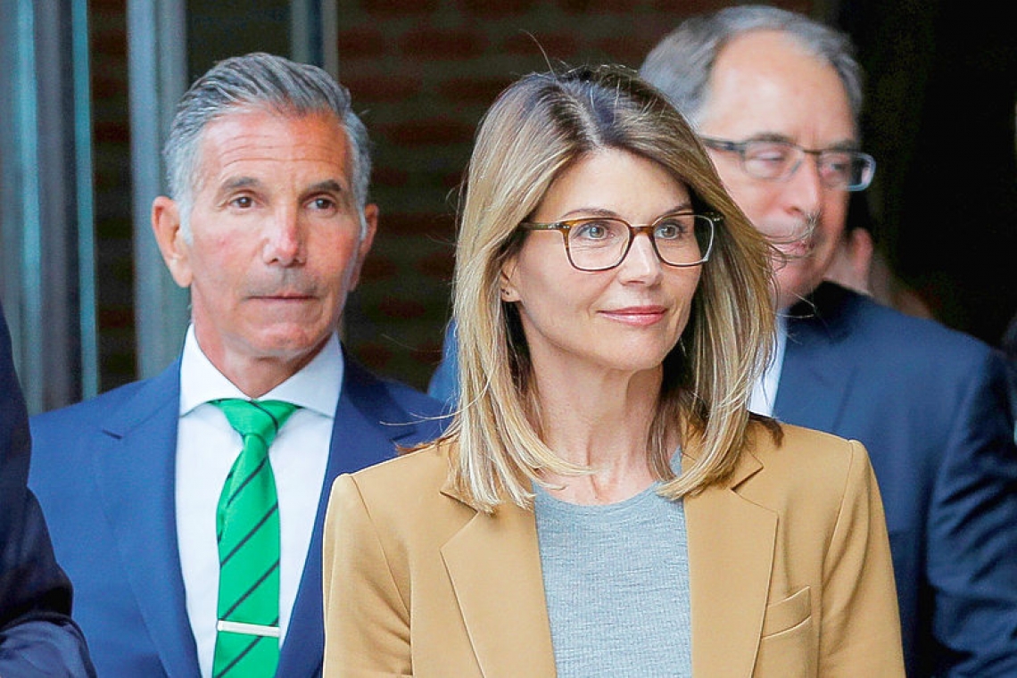 Lori Loughlin, husband to plead guilty to college admissions scam