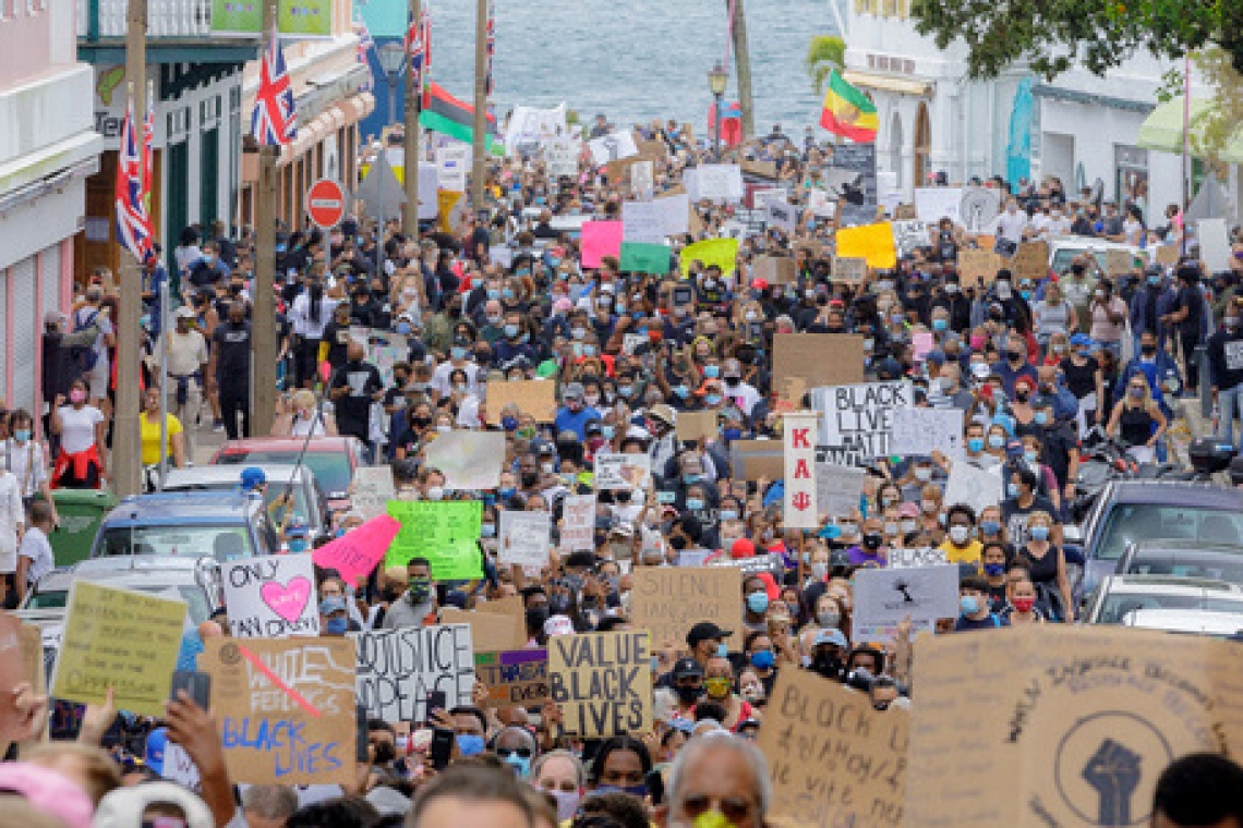       Thousands congregate for  Black Lives Matter march   