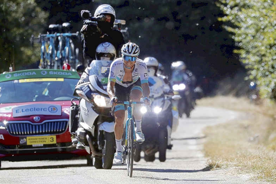  Kazakh Lutsenko wins Tour de France stage six