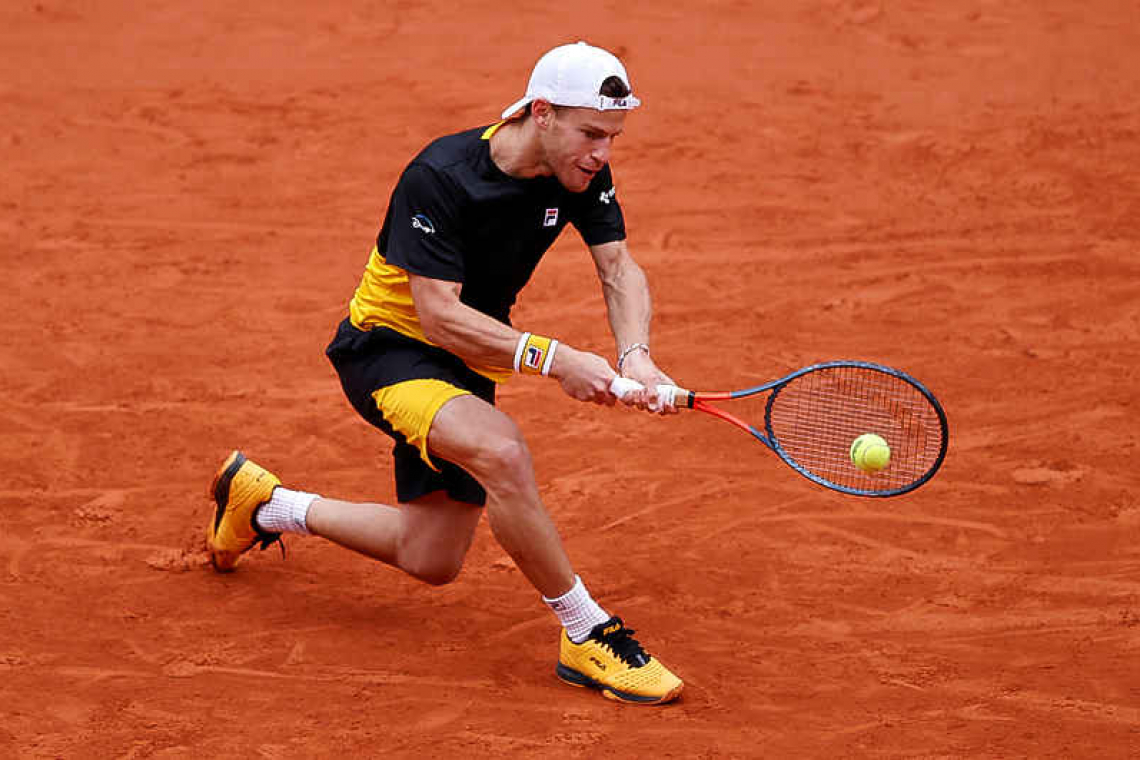 Schwartzman grinds down Thiem in  five-hour battle to reach semis