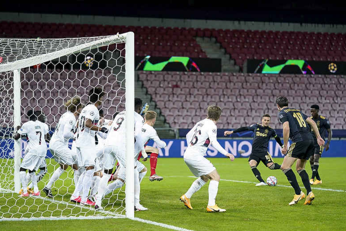 Ajax score early in away win over Midtjylland