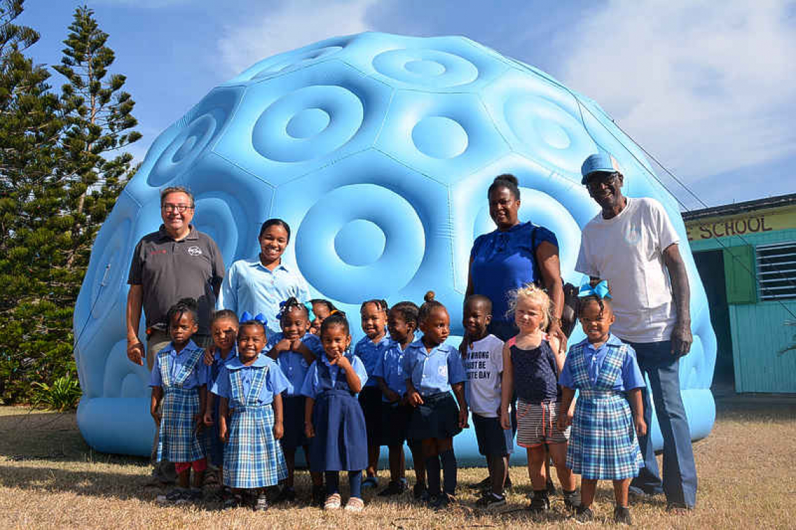 Toddlers take rocket  journey to the moon