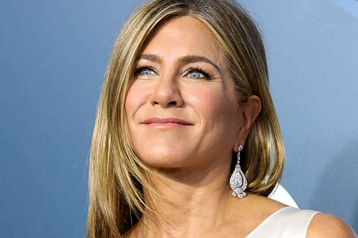 Jennifer Aniston defends cutting ties with unvaccinated friends