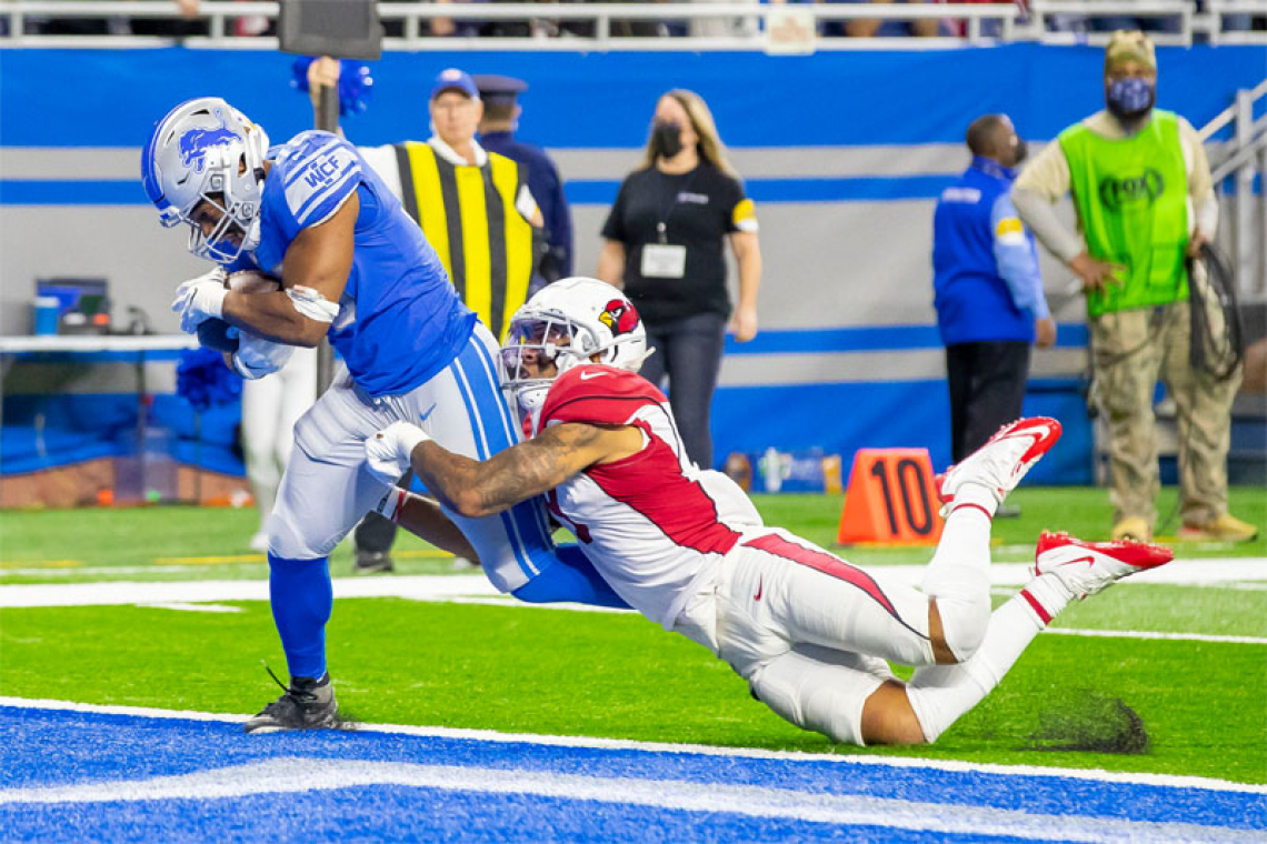 Last-place Lions stun Cards with 30-12 win