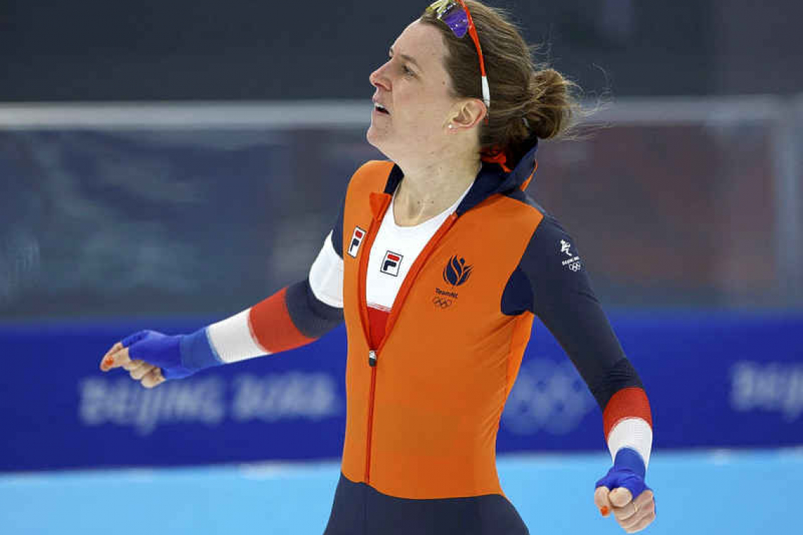 Speedskating Wüst finds magic touch to claim record sixth gold