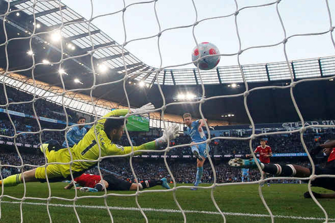    De Bruyne and Mahrez fire Man City to 4-1 win over United