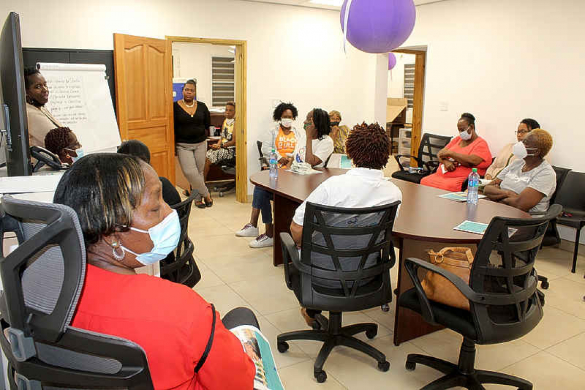 Cervical cancer screening  info session held in Statia 