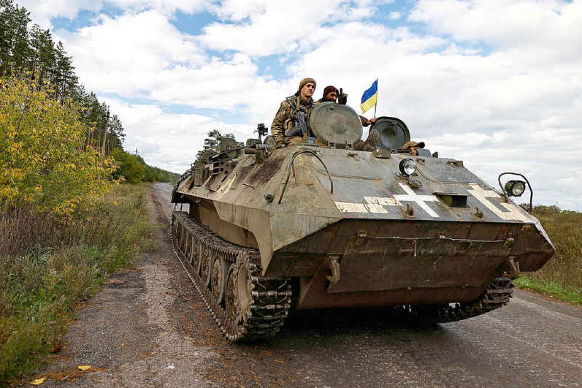  Ukraine forces break through Russian defences in south and advance in east