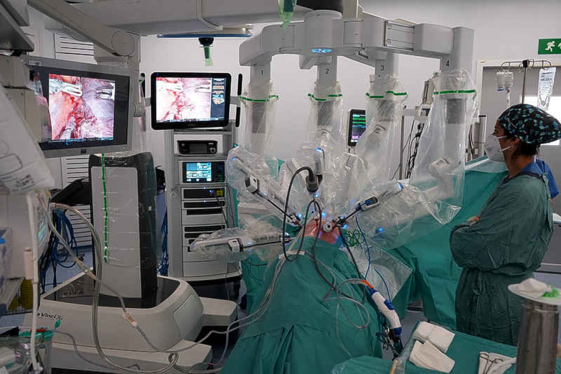  Spanish hospital deploys robot in lung transplant 