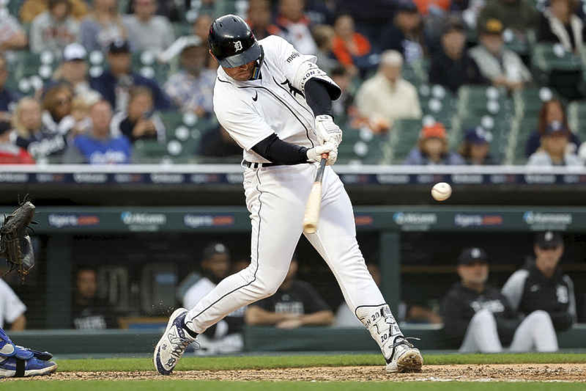 Spencer Torkelson, Tigers use big 7th inning to sweep Royals