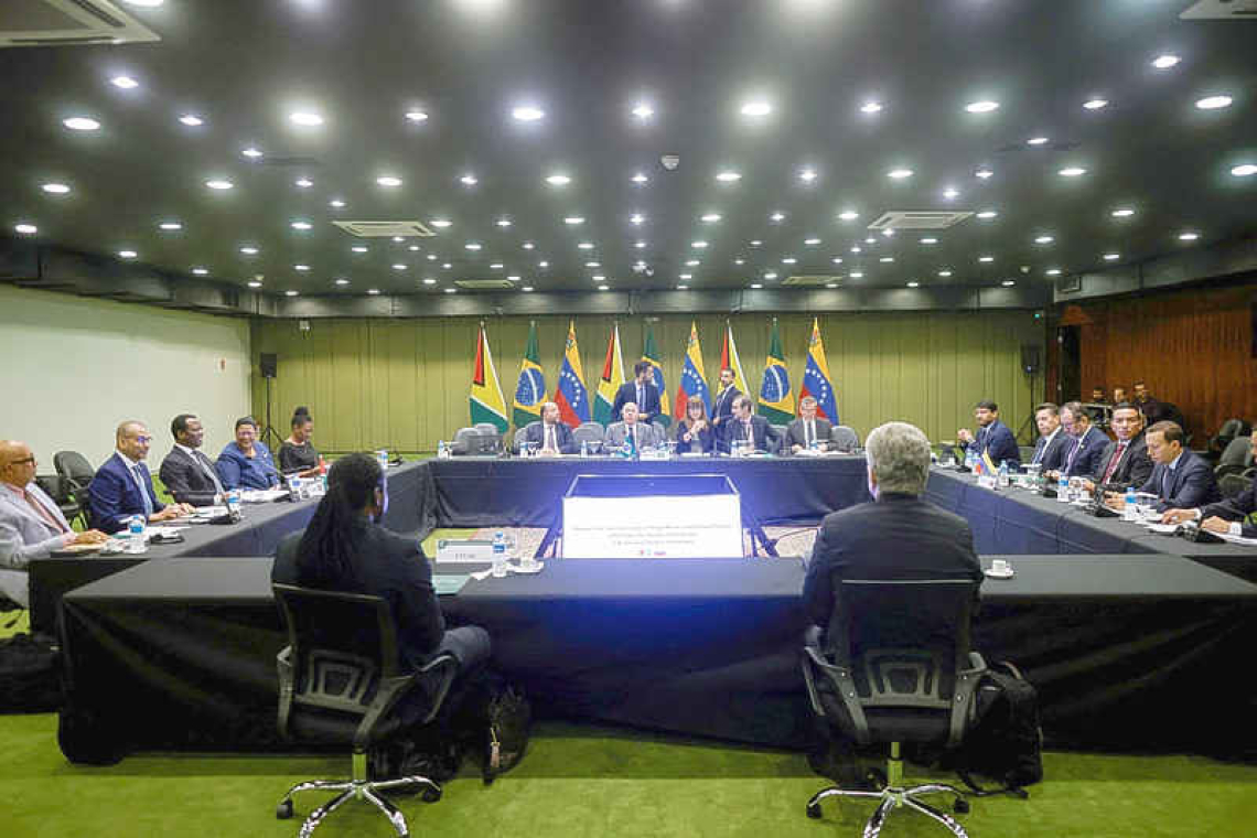 Diplomats back non-violence Thurs. as  Venezuela, Guyana talk border dispute