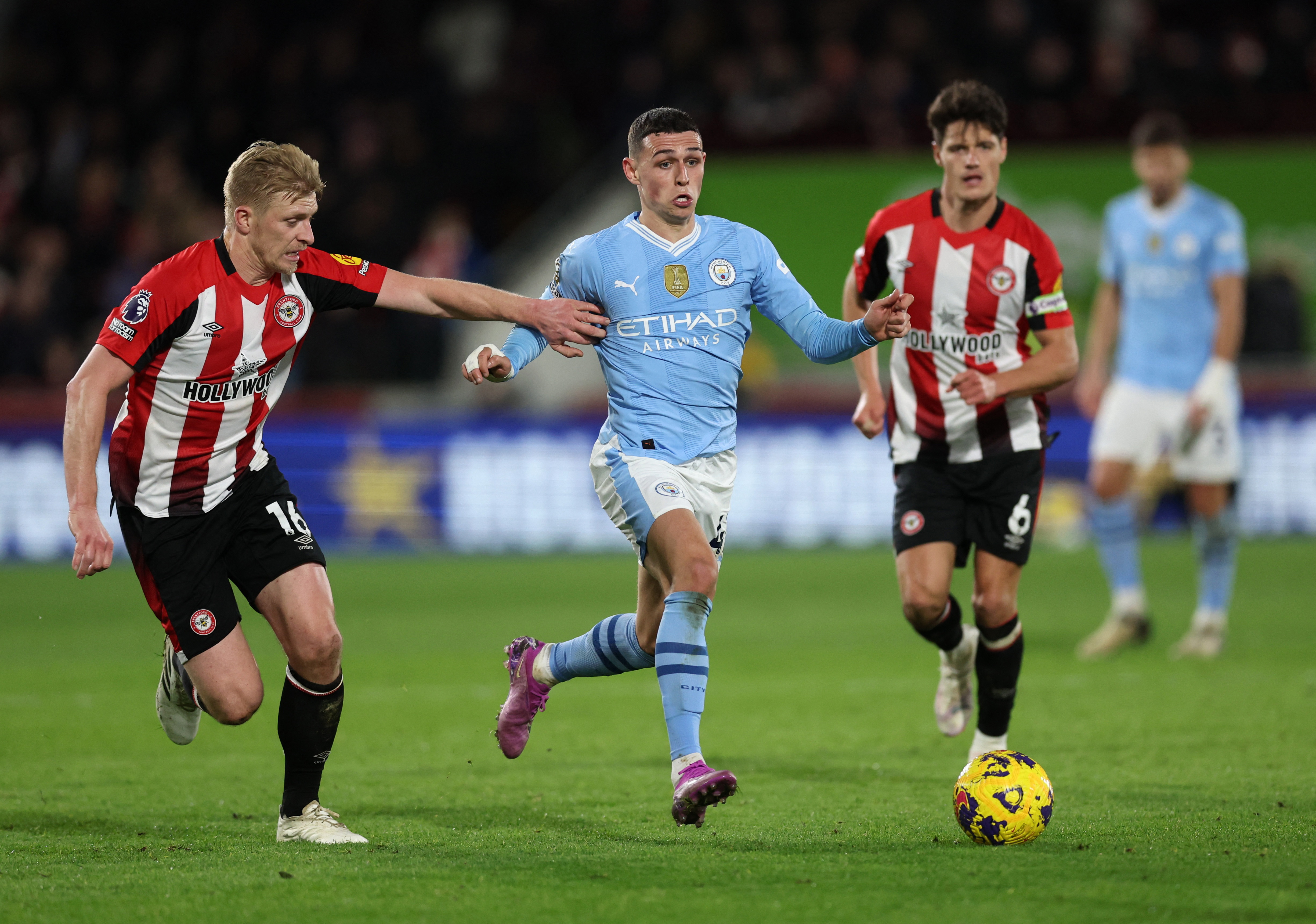 Foden hits hat-trick as City fight to beat Brentford 3-1