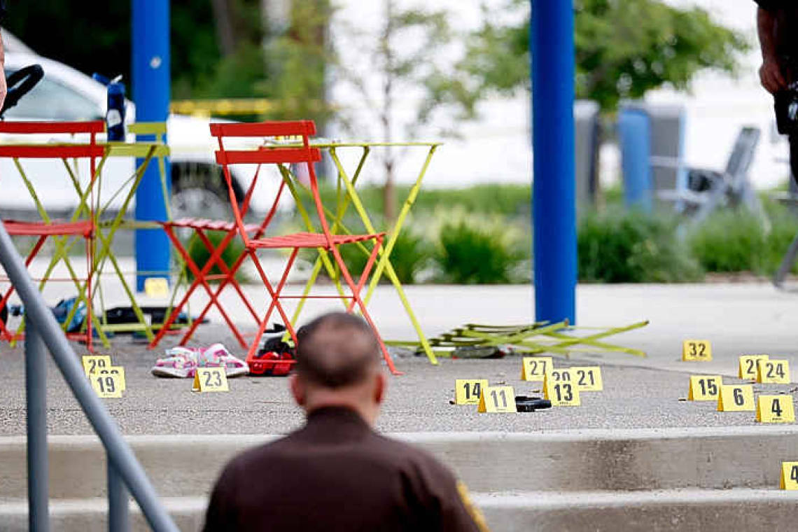 Suspect dead, 9 wounded including children in shooting at water park