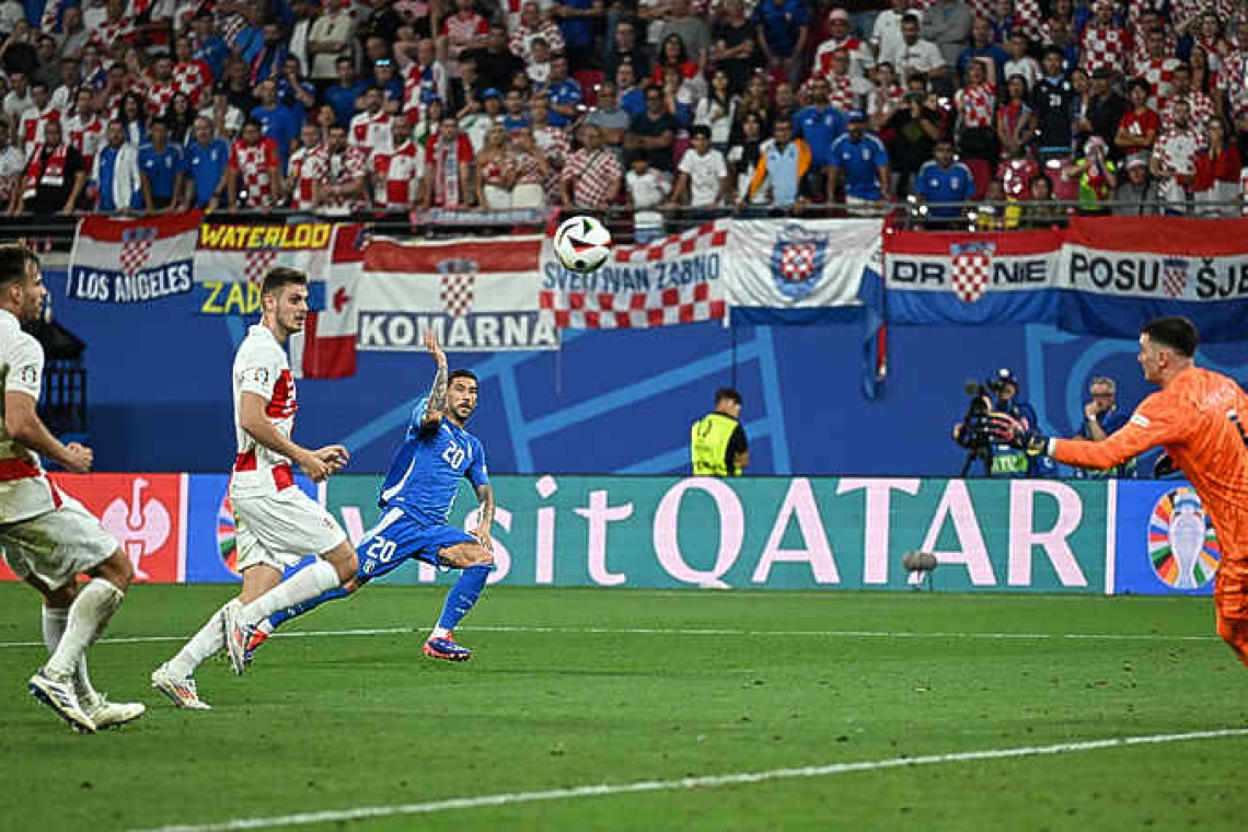 Zaccagni's stoppage-time stunner sends Italy through to last 16