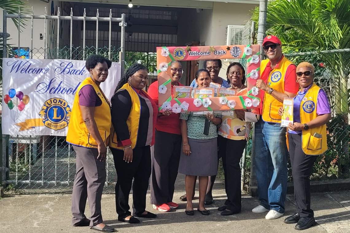 Lions Club hands out refreshments  to pupils in back-to-school project