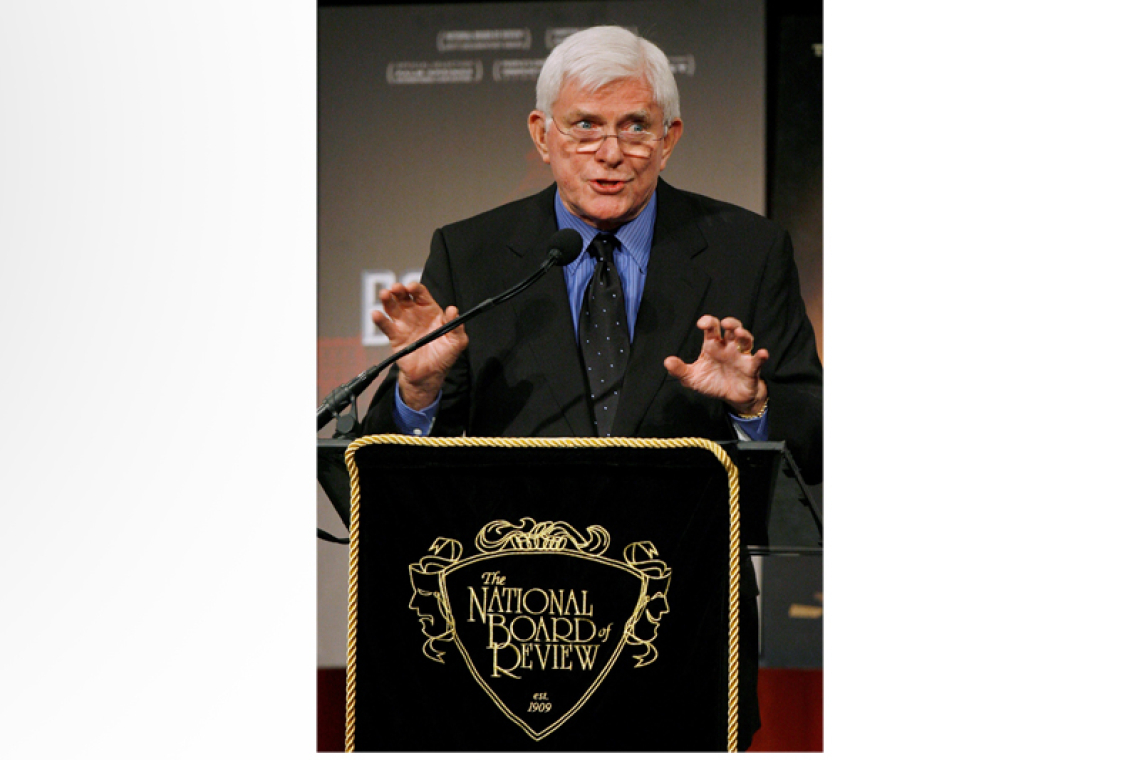 Phil Donahue, pioneer of the daytime talk show, dies