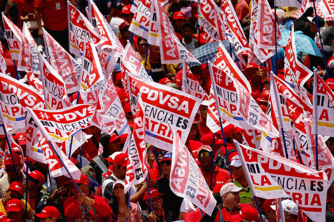 Dozens forced to quit PDVSA  over political views, workers say