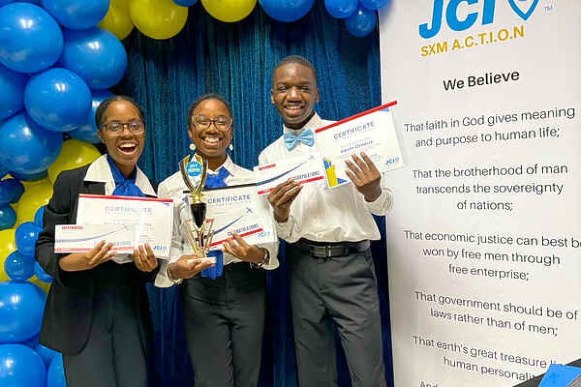 Students of St. Maarten Academy  emerge as best high school debaters