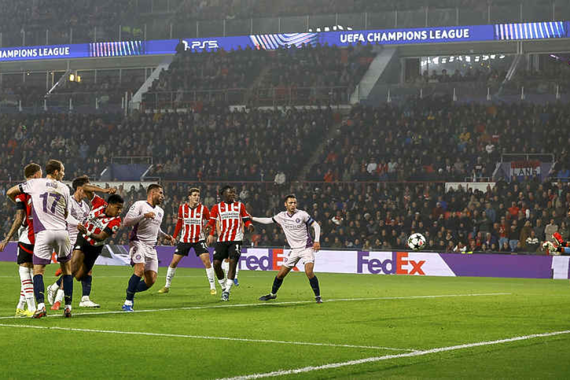 PSV Eindhoven ease to 4-0 victory over 10-man Girona 