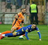 Bosnia fight back to hold second string Netherlands to 1-1 draw