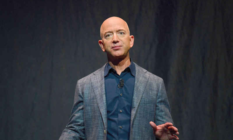 Blue Origin owner Bezos sees no threat  from Musk-Trump ties in space race