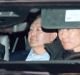 Detained South Korea’s President Yoon  refuses questioning and challenges arrest