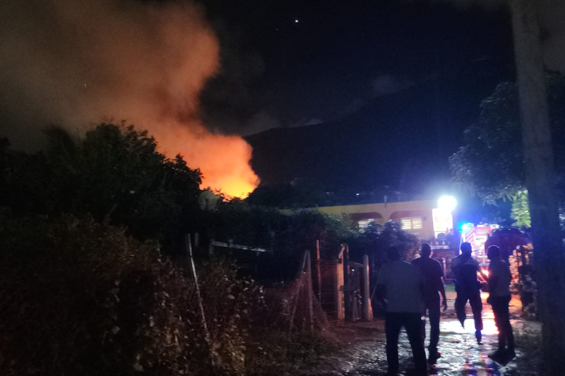 Fire in the hills of Cul de Sac:  residents advised to evacuate