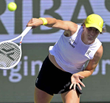 Swiatek and Rybakina serve up bagels en route to victories at Indian Wells